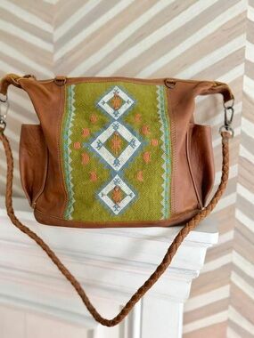 Nena & Co. Womanhood Beatriz